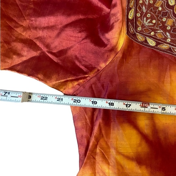 Beautiful Red Orange V-Neck 3/4 Sleeve Embroidered Kurta - Picture 14 of 16